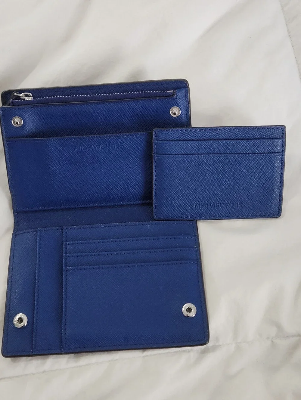 Michael Kors Jet Set Travel Saffiano Leather Bifold Zipper Wallet Blue